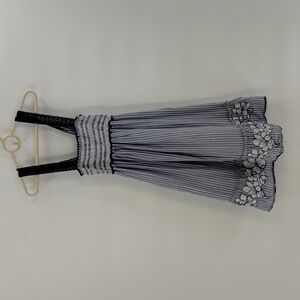 Abercrombie & Fitch smocked dress size small GIRLS blue and white floral trim